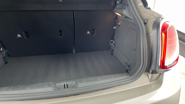 MINI Hatchback 1.5 Cooper Exclusive 5dr Auto [Comfort Pack] Petrol Hatchback